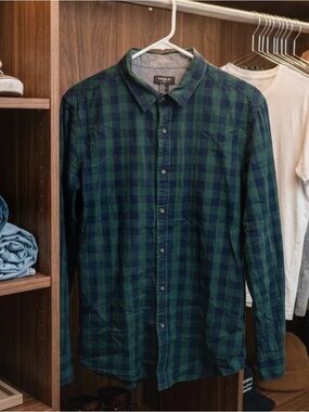 Forever 21 Green & Navy Plaid Button-Down Shirt